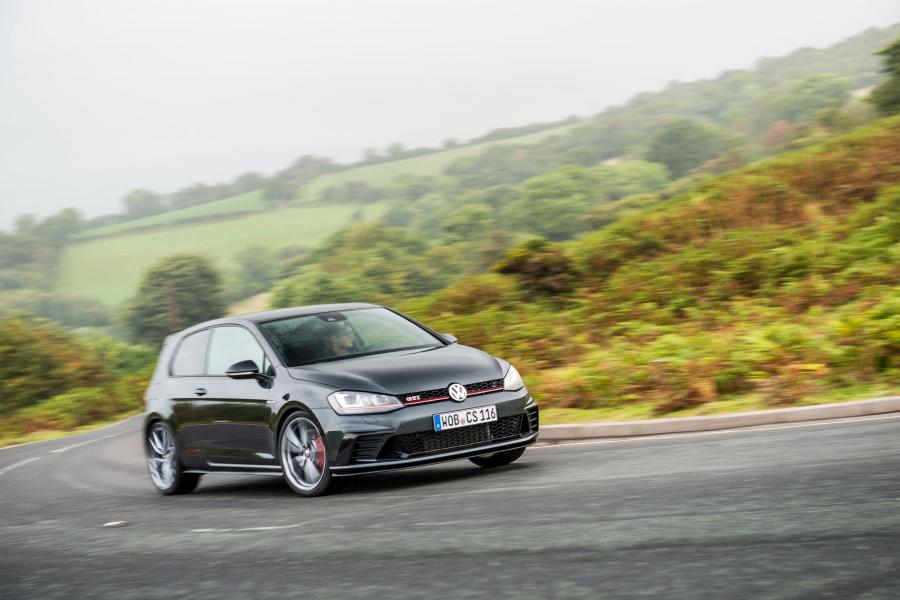  Volkswagen Golf GTi Clubsport S 2016 года  (фото 11 из 30)